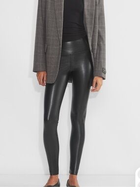 ARITZIA Wilfred Daria Faux Leather Leggings *black*